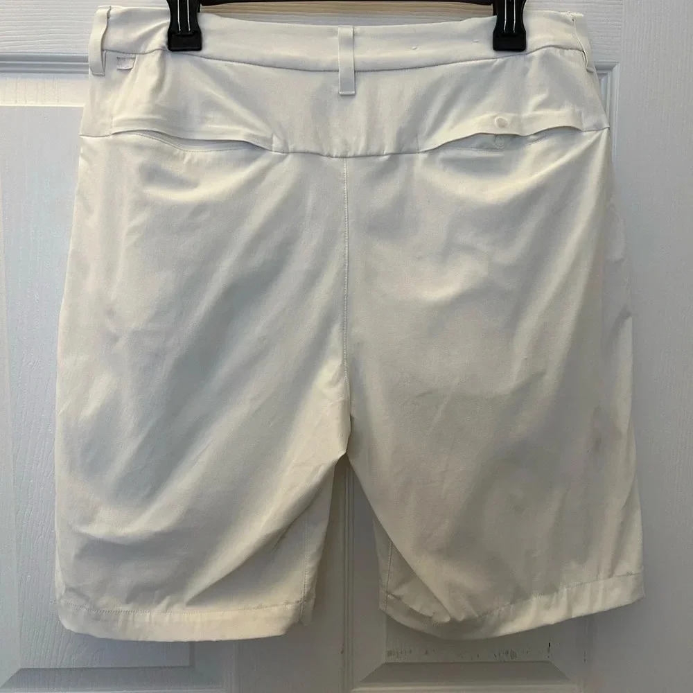 ! lululemon Commission golf Short white sz 33